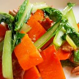小松菜とにんじんとひき肉の炒め物